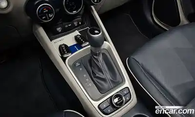Hyundai Venue 2024 1.6 автомат (гидро), миниатюра 9