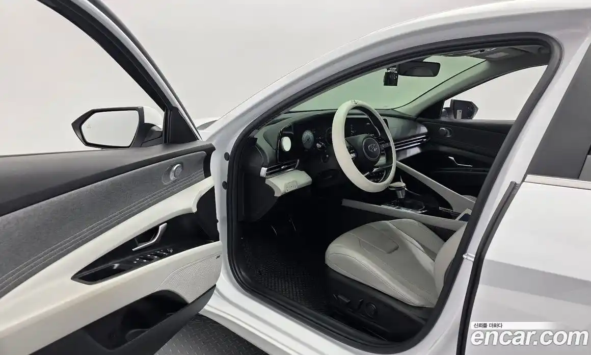Hyundai Avante 2021 1.6 автомат (гидро), фото 13