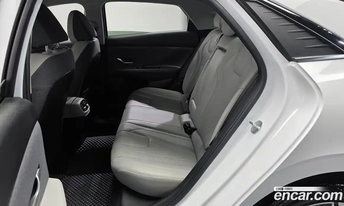 Hyundai Avante 2021 1.6 автомат (гидро), фото 16