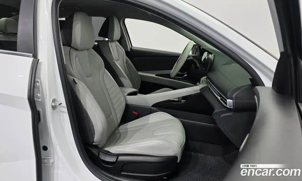 Hyundai Avante 2021 1.6 автомат (гидро), фото 17