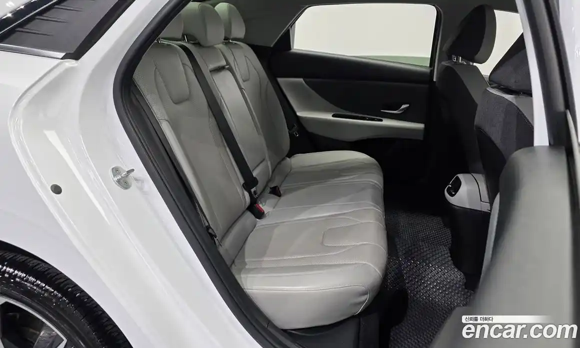 Hyundai Avante 2021 1.6 автомат (гидро), фото 18