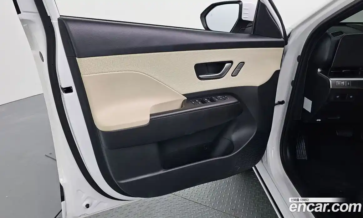 Hyundai Kona 2023 0.2 автомат (гидро), фото 14