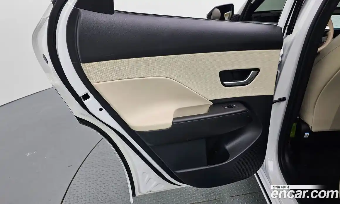 Hyundai Kona 2023 0.2 автомат (гидро), фото 15