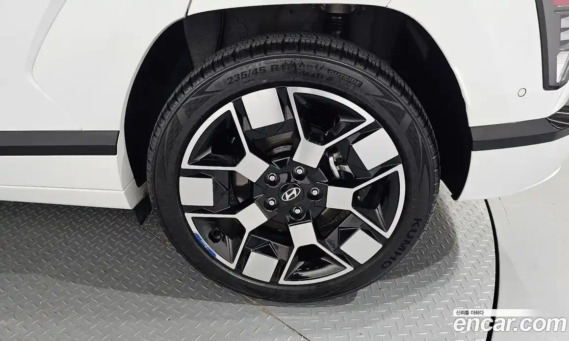 Hyundai Kona 2023 0.2 автомат (гидро), фото 7
