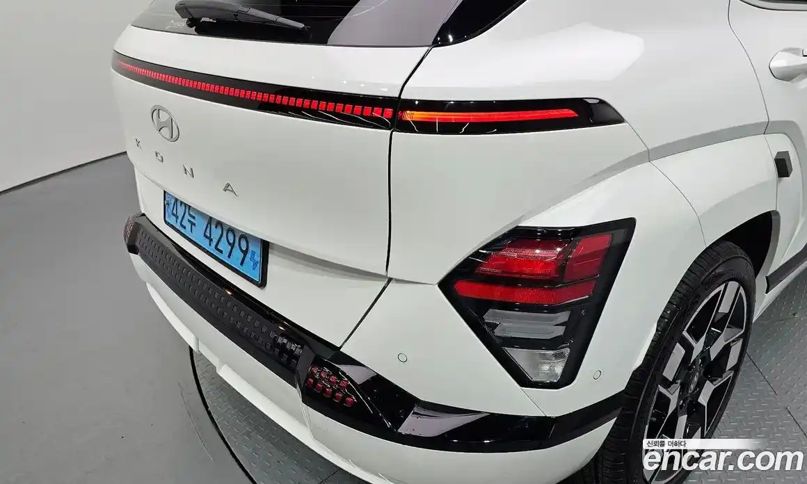 Hyundai Kona 2023 0.2 автомат (гидро), фото 9