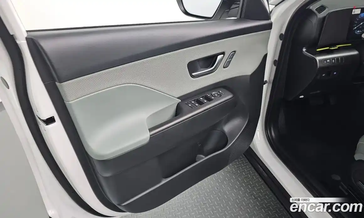 Hyundai Kona 2025 1.6 автомат (гидро), фото 14