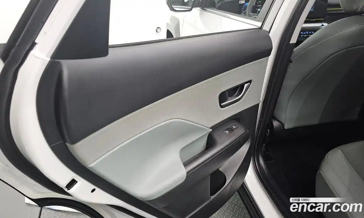 Hyundai Kona 2025 1.6 автомат (гидро), фото 15