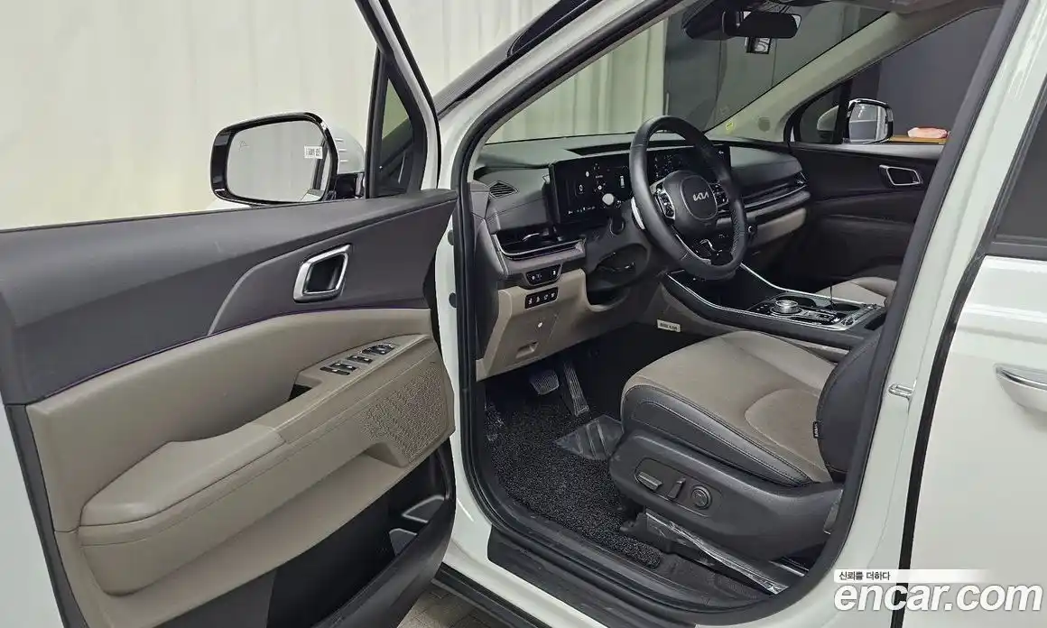 Kia Carnival 2024 1.6 автомат (гидро), фото 13