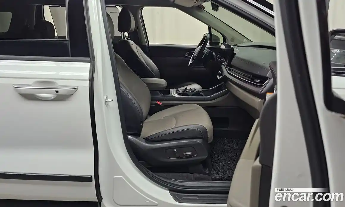 Kia Carnival 2024 1.6 автомат (гидро), фото 16