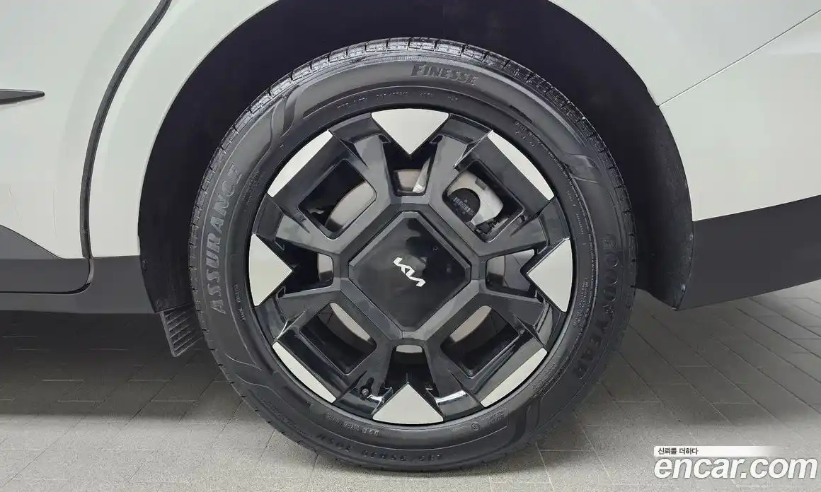 Kia Carnival 2024 1.6 автомат (гидро), фото 7