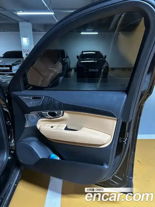 Volvo XC90 2023 2.0 автомат (гидро), фото 17