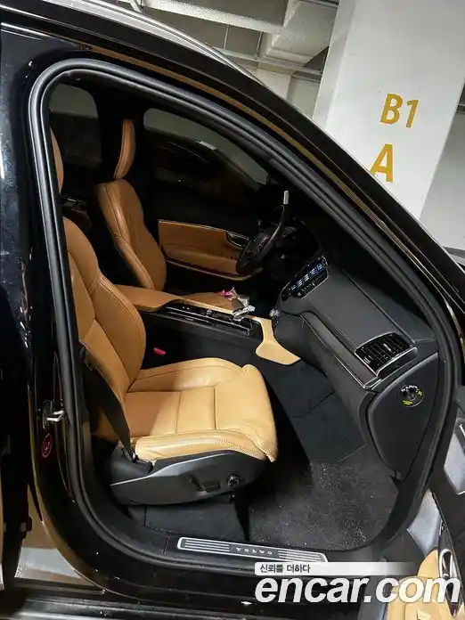 Volvo XC90 2023 2.0 автомат (гидро), фото 19