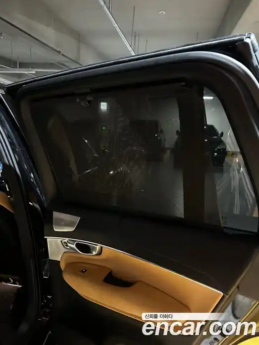 Volvo XC90 2023 2.0 автомат (гидро), фото 8