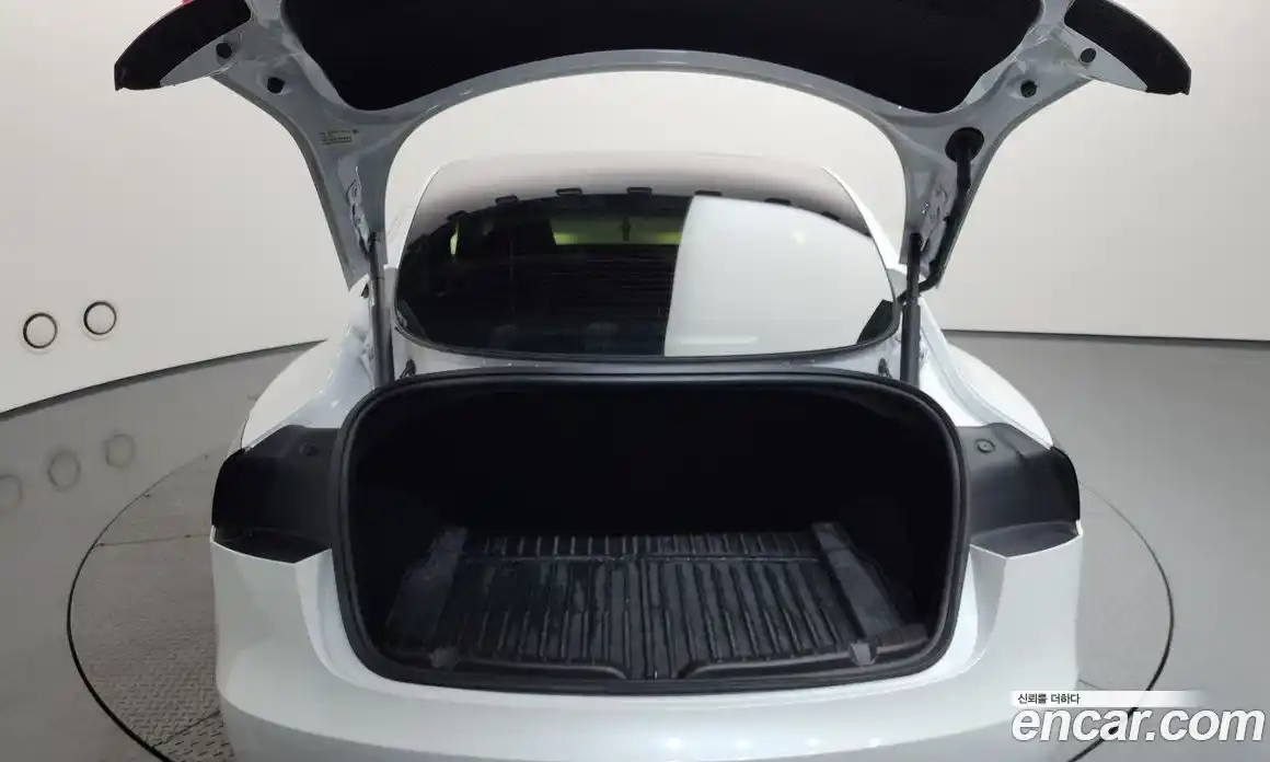 Tesla Model 3 2024 0.2 автомат (гидро), фото 25 Tesla Model 3 2024 0.2 автомат (гидро), фото 25