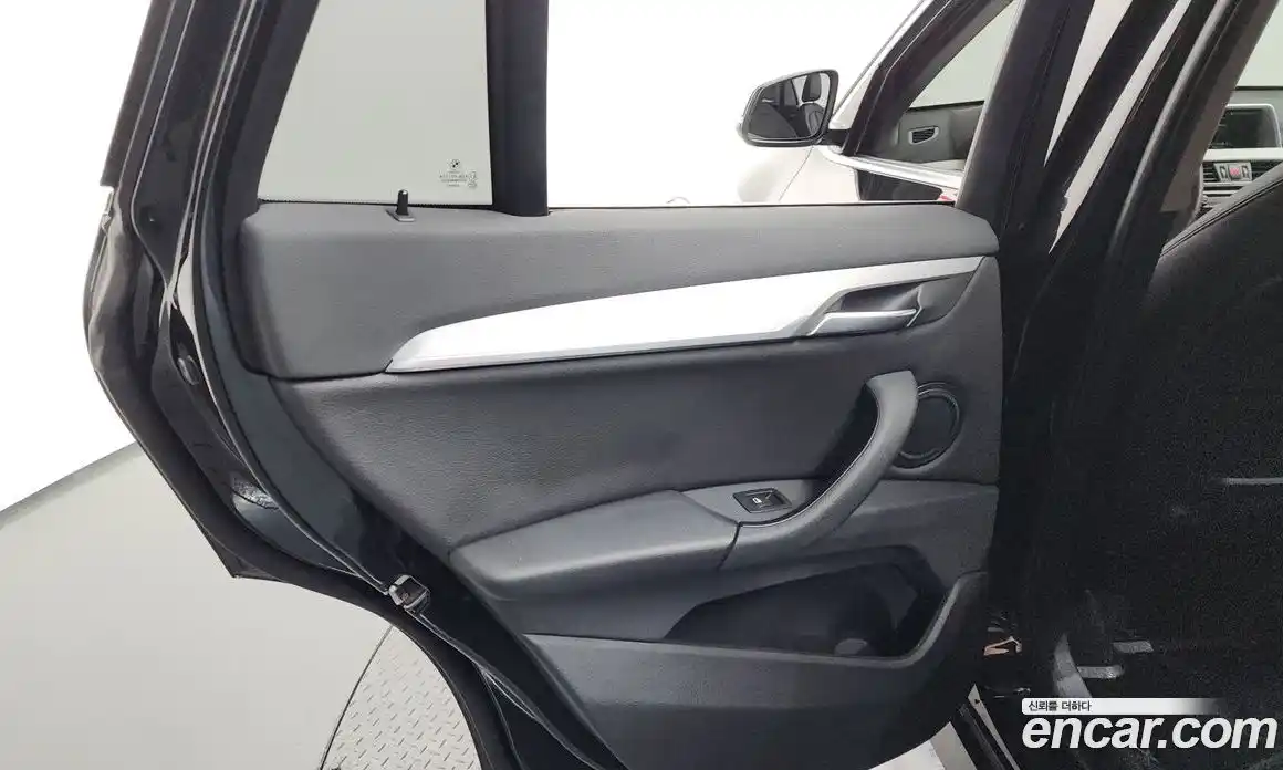 BMW X1 2019 2.0 автомат (гидро), фото 15