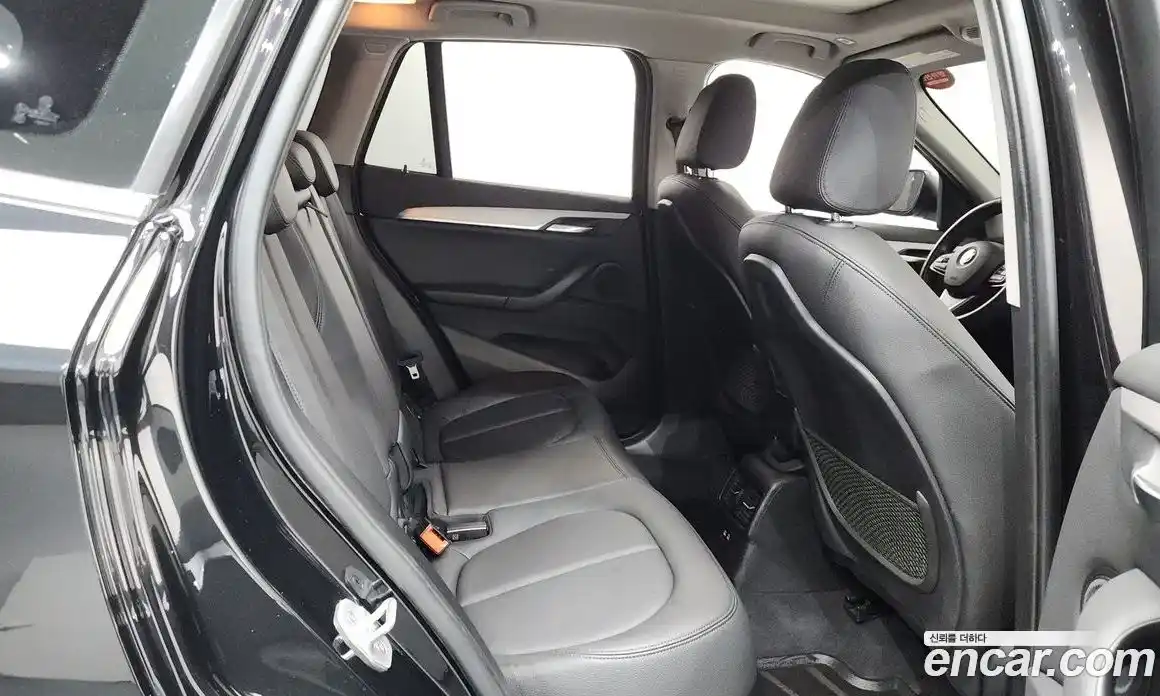 BMW X1 2019 2.0 автомат (гидро), фото 17