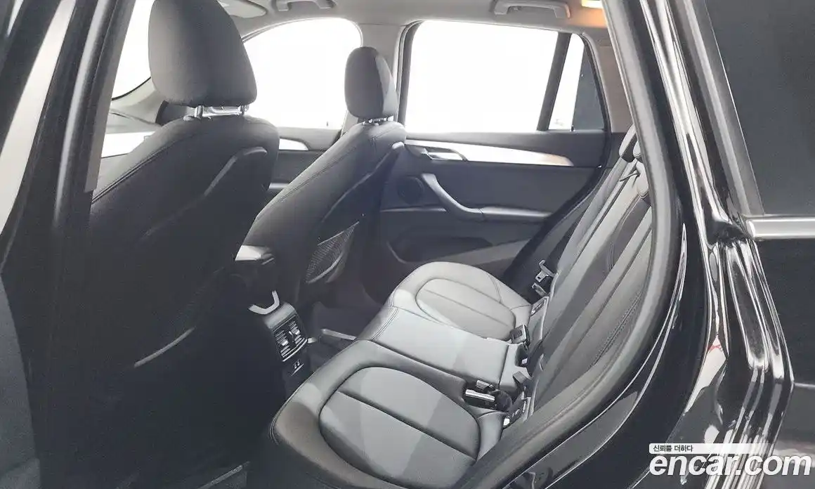 BMW X1 2019 2.0 автомат (гидро), фото 26