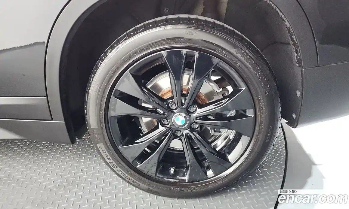 BMW X1 2019 2.0 автомат (гидро), фото 7