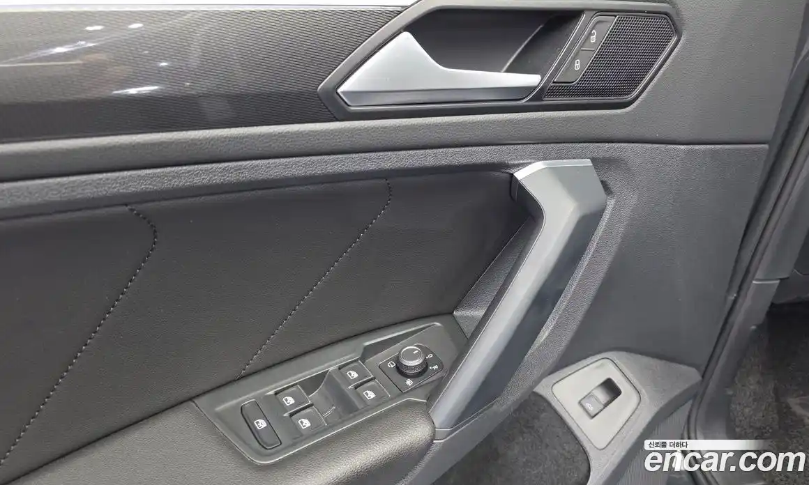 Volkswagen Tiguan 2020 2.0 автомат (гидро), фото 13