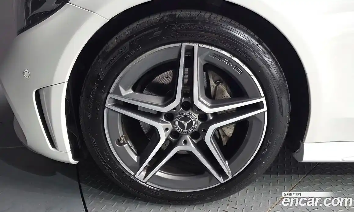 Mercedes-Benz C-Class 2019 2.0 гидро, фото 5 Mercedes-Benz C-Class 2019 2.0 гидро, фото 5