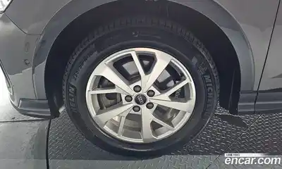 Audi Q3 2023 2.0 автомат (гидро), миниатюра 5