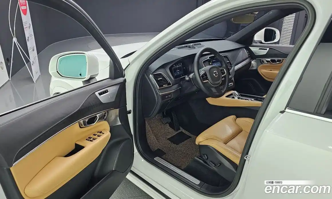 Volvo XC90 2023 2.0 автомат (гидро), фото 13