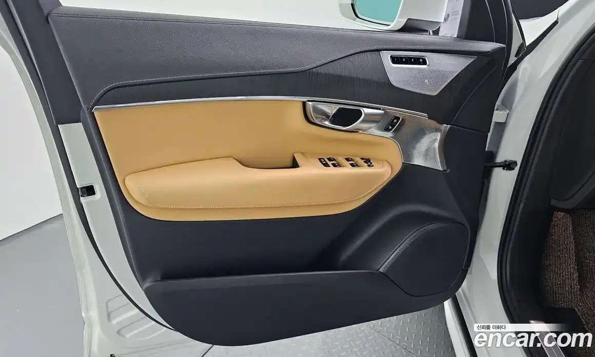Volvo XC90 2023 2.0 автомат (гидро), фото 14