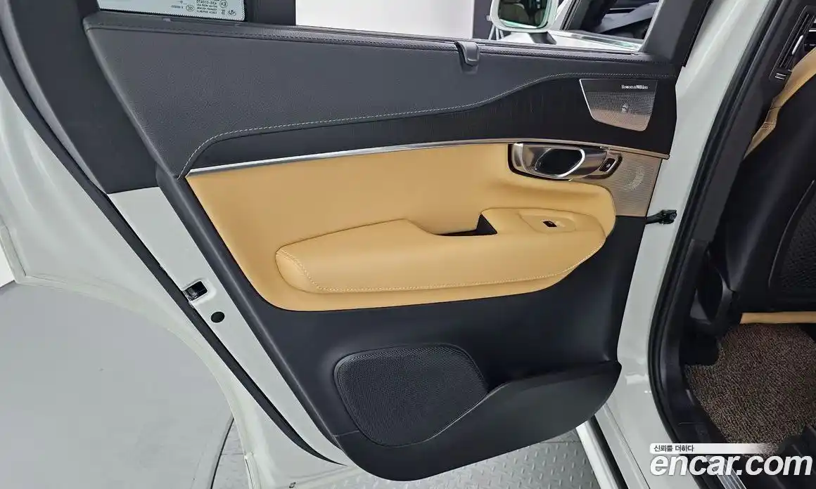 Volvo XC90 2023 2.0 автомат (гидро), фото 15