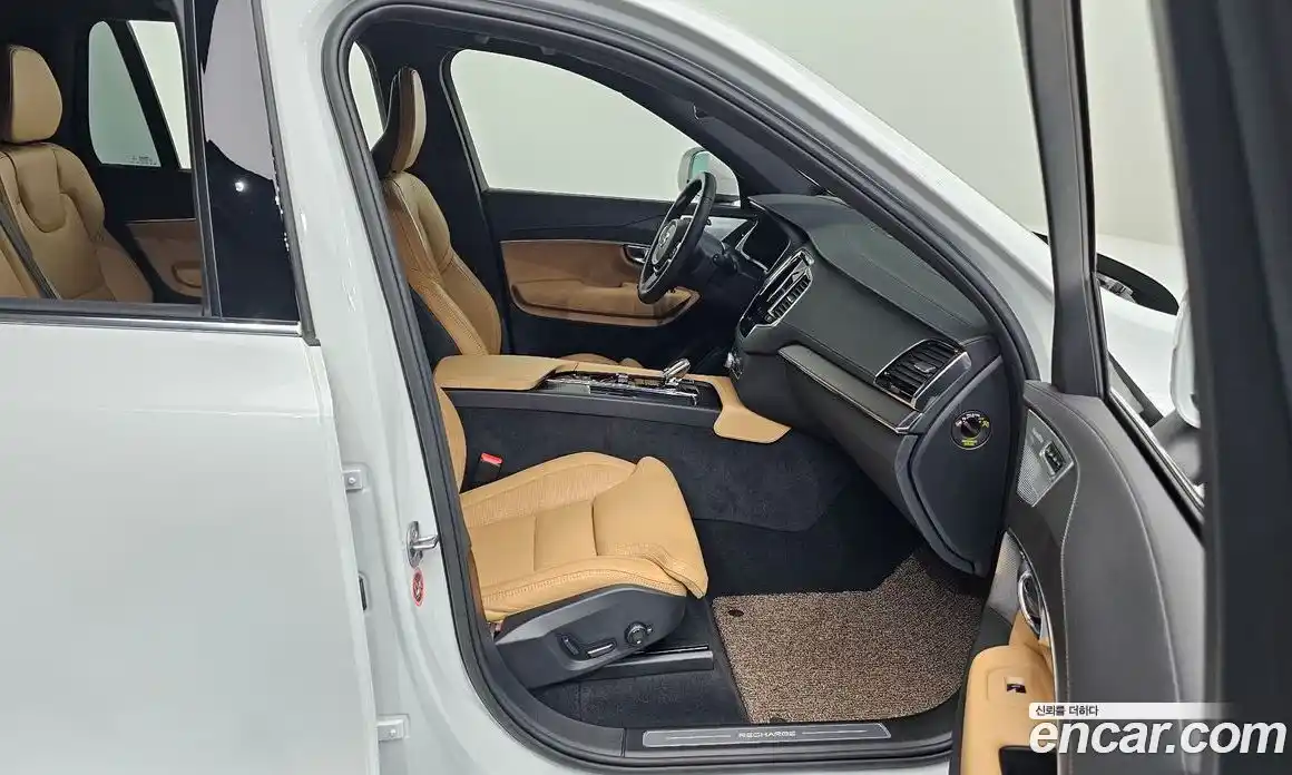 Volvo XC90 2023 2.0 автомат (гидро), фото 16