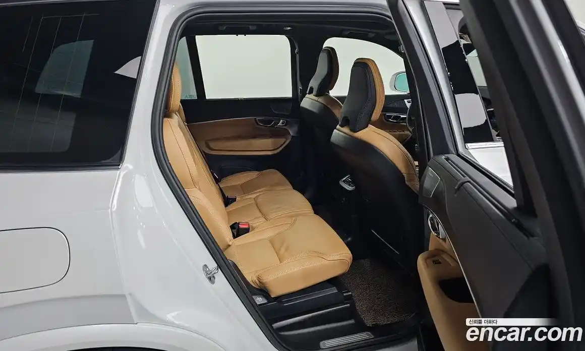 Volvo XC90 2023 2.0 автомат (гидро), фото 18