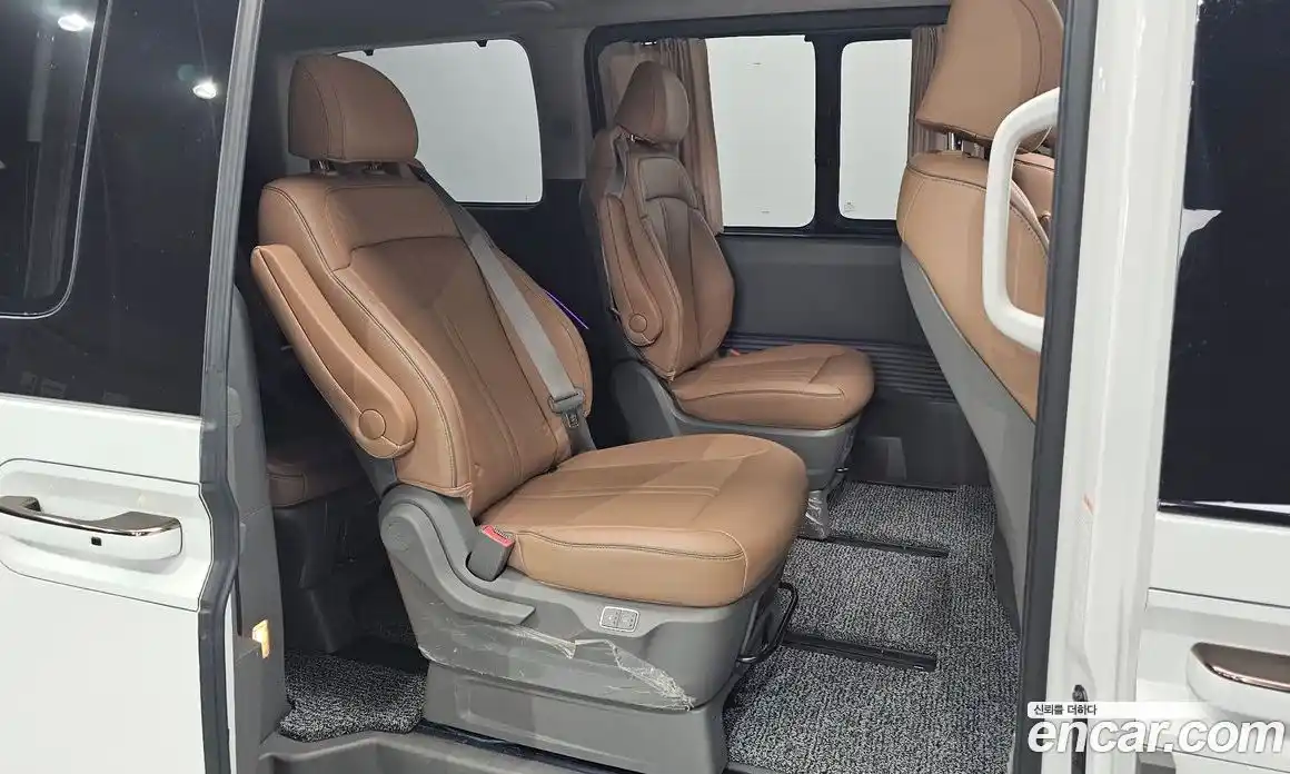 Hyundai Staria 2024 1.6 автомат (гидро), фото 16