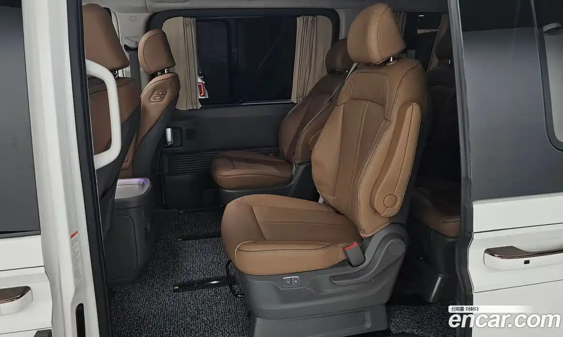 Hyundai Staria 2024 1.6 автомат (гидро), фото 18