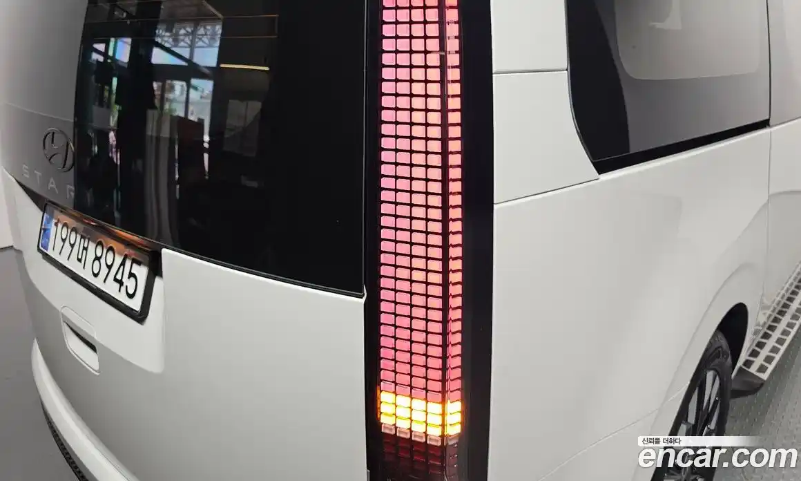Hyundai Staria 2024 1.6 автомат (гидро), фото 9