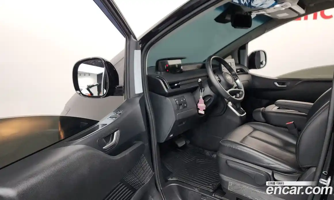 Hyundai Staria 2024 3.5 автомат (гидро), фото 13