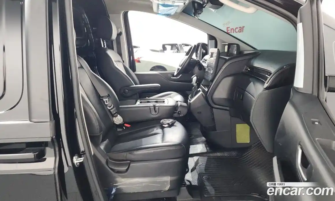 Hyundai Staria 2024 3.5 автомат (гидро), фото 16