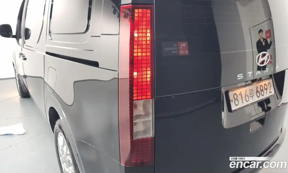 Hyundai Staria 2024 3.5 автомат (гидро), фото 9