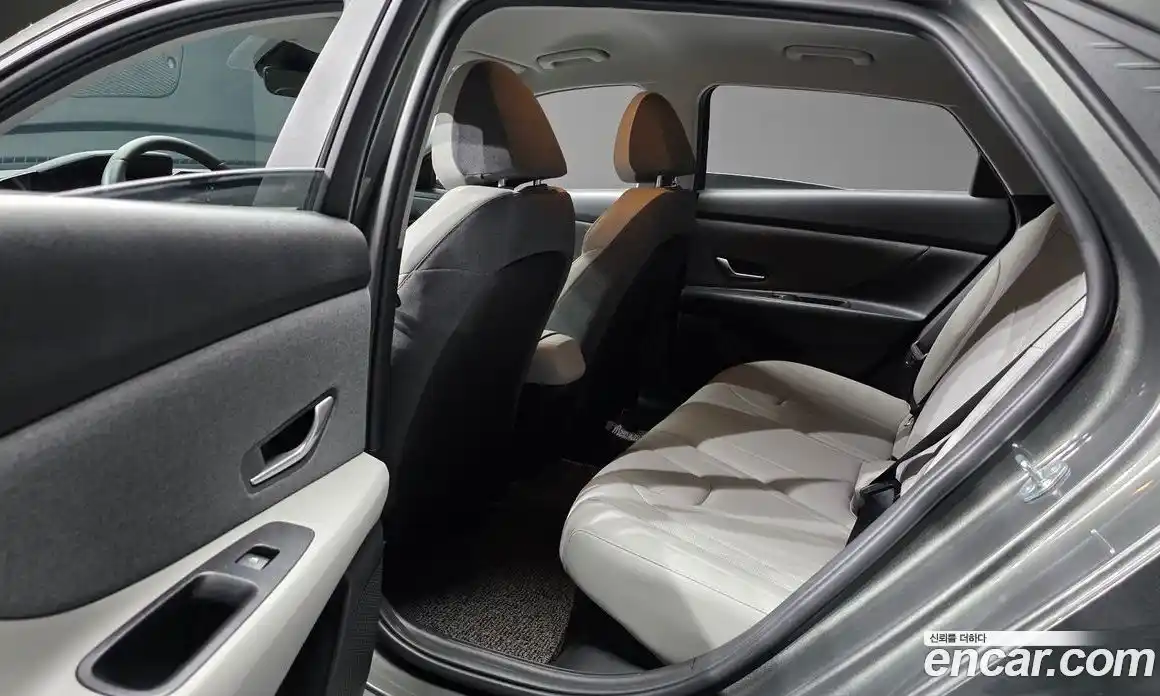 Hyundai Avante 2023 1.6 автомат (гидро), фото 12