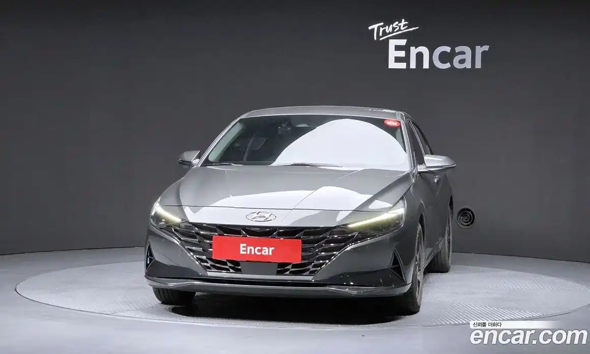 Hyundai Avante 2023 1.6 автомат (гидро), фото 3
