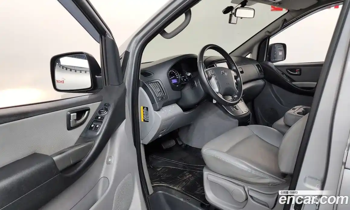 Hyundai Starex 2018 2.5 автомат (гидро), фото 13