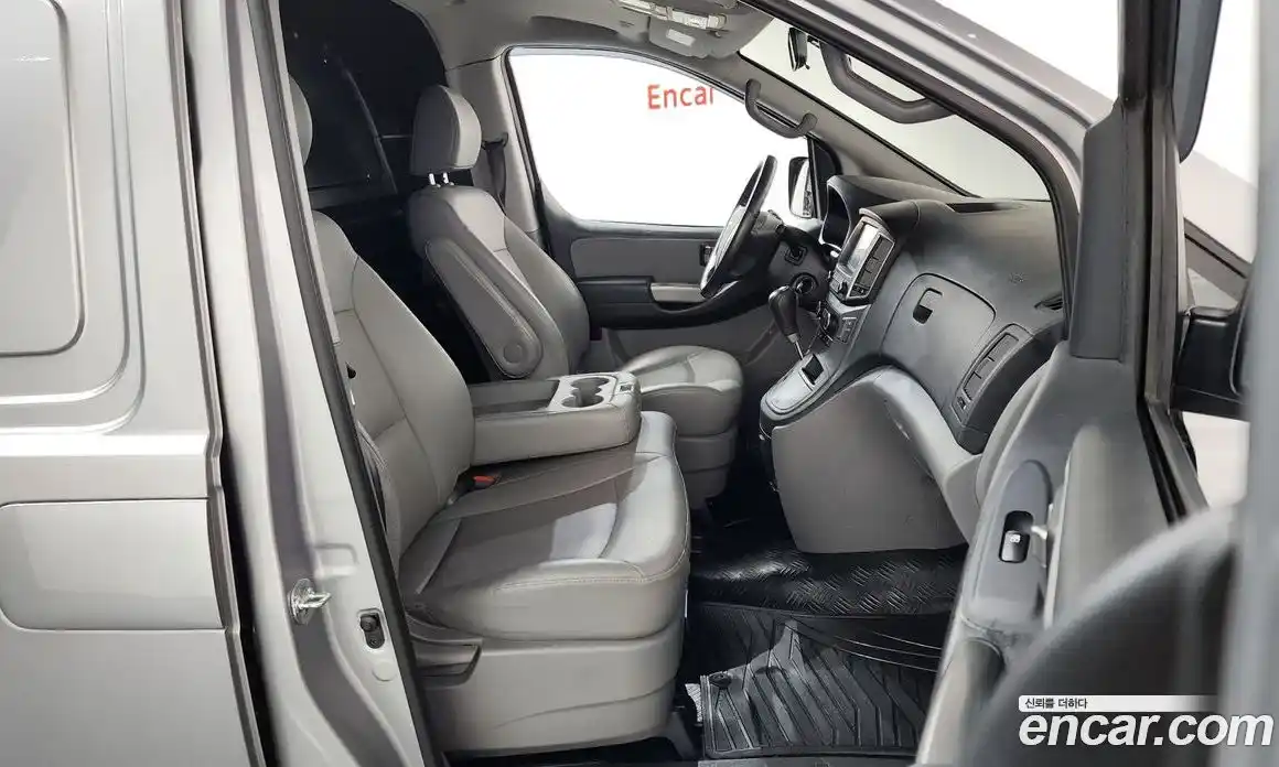 Hyundai Starex 2018 2.5 автомат (гидро), фото 16