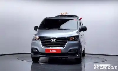 Hyundai Starex 2018 2.5 автомат (гидро), миниатюра 3