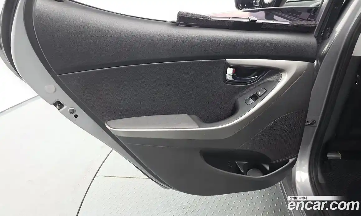 Hyundai Avante 2011 1.6 автомат (гидро), фото 15