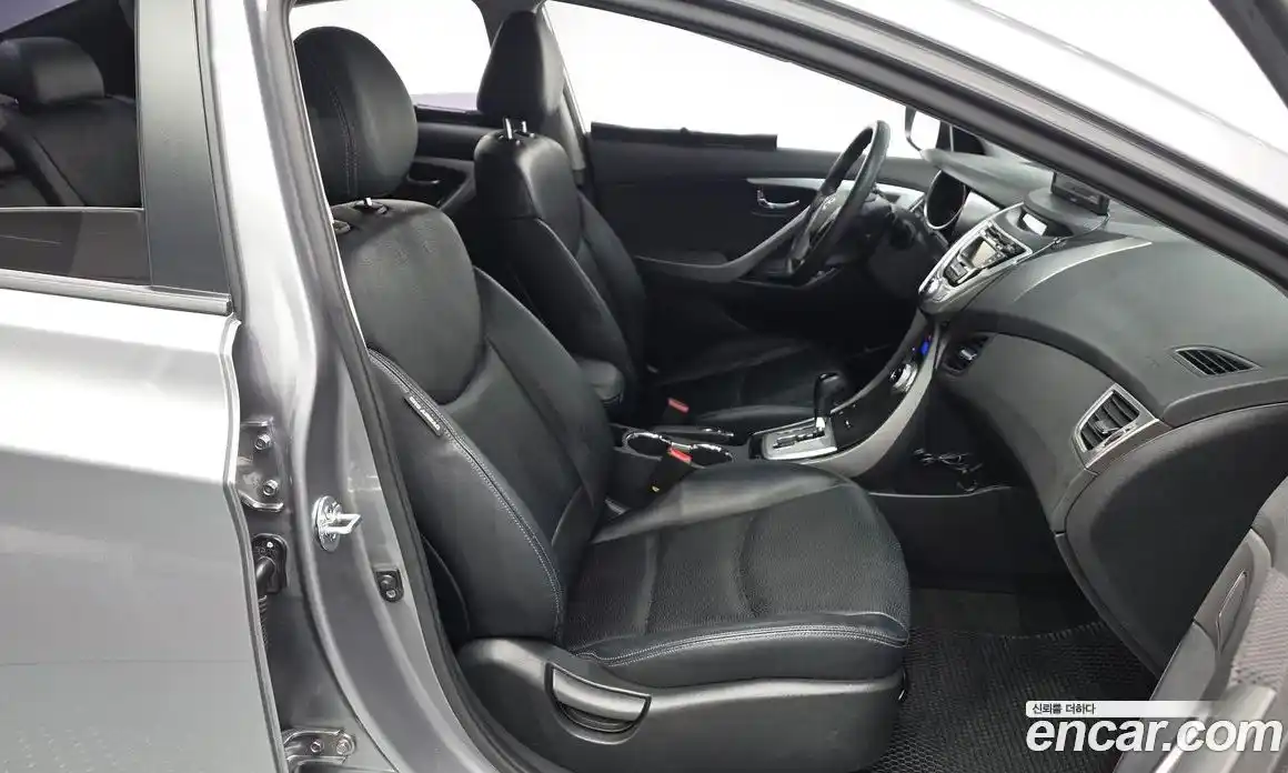 Hyundai Avante 2011 1.6 автомат (гидро), фото 16
