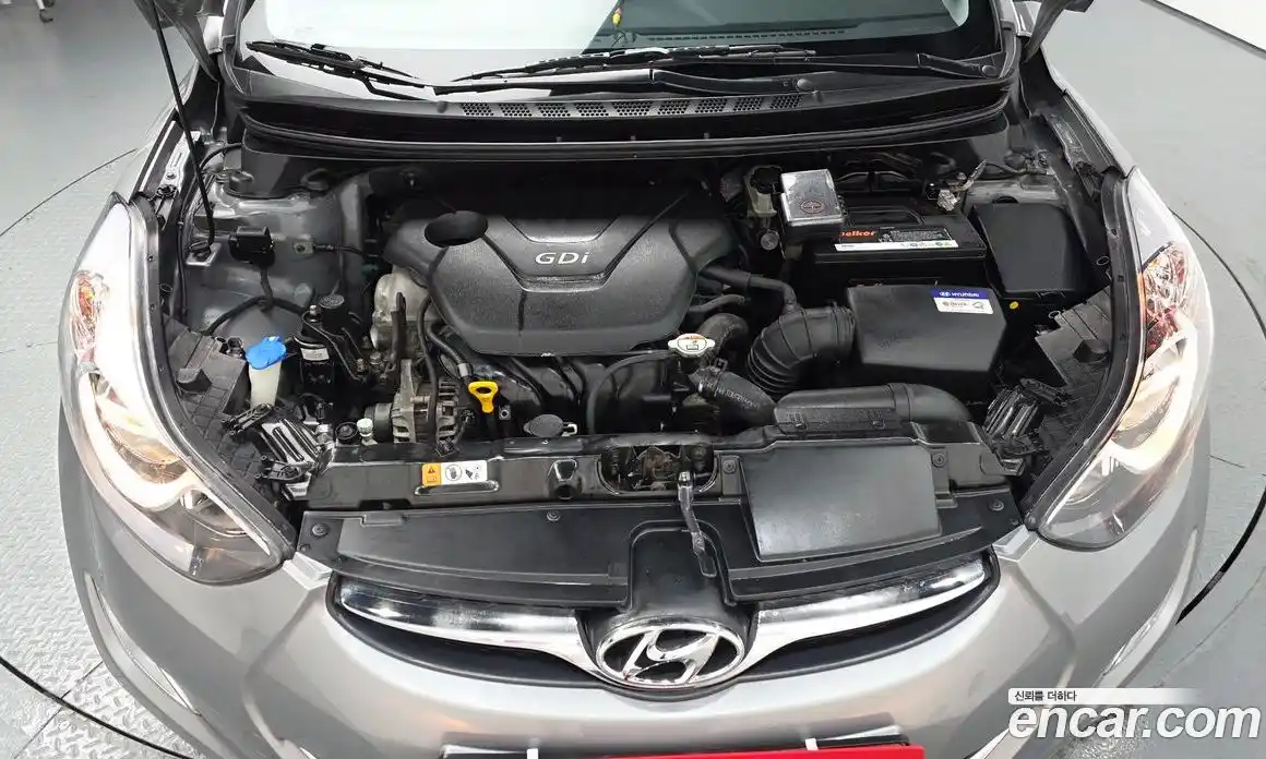 Hyundai Avante 2011 1.6 автомат (гидро), фото 6