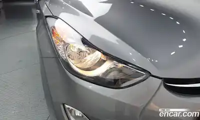 Hyundai Avante 2011 1.6 автомат (гидро), миниатюра 8