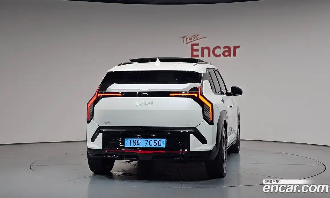 Kia EV3 2025 0.2 автомат (гидро), фото 3