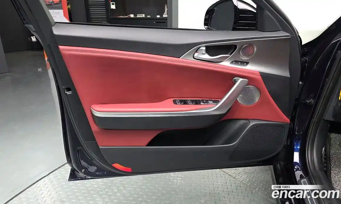 Kia Stinger 2019 3.3 автомат (гидро), фото 13