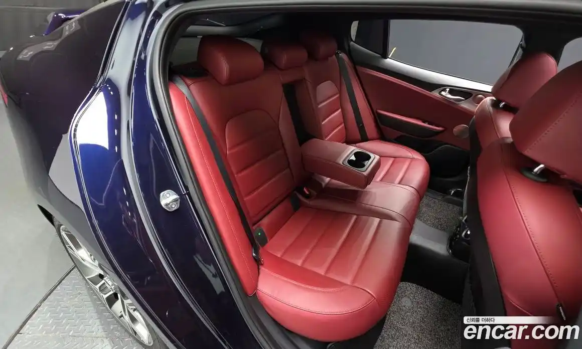 Kia Stinger 2019 3.3 автомат (гидро), фото 15