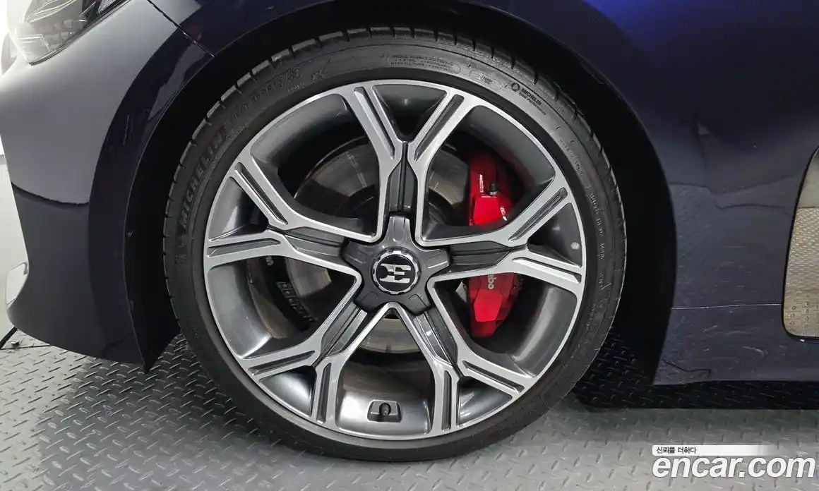 Kia Stinger 2019 3.3 автомат (гидро), фото 4