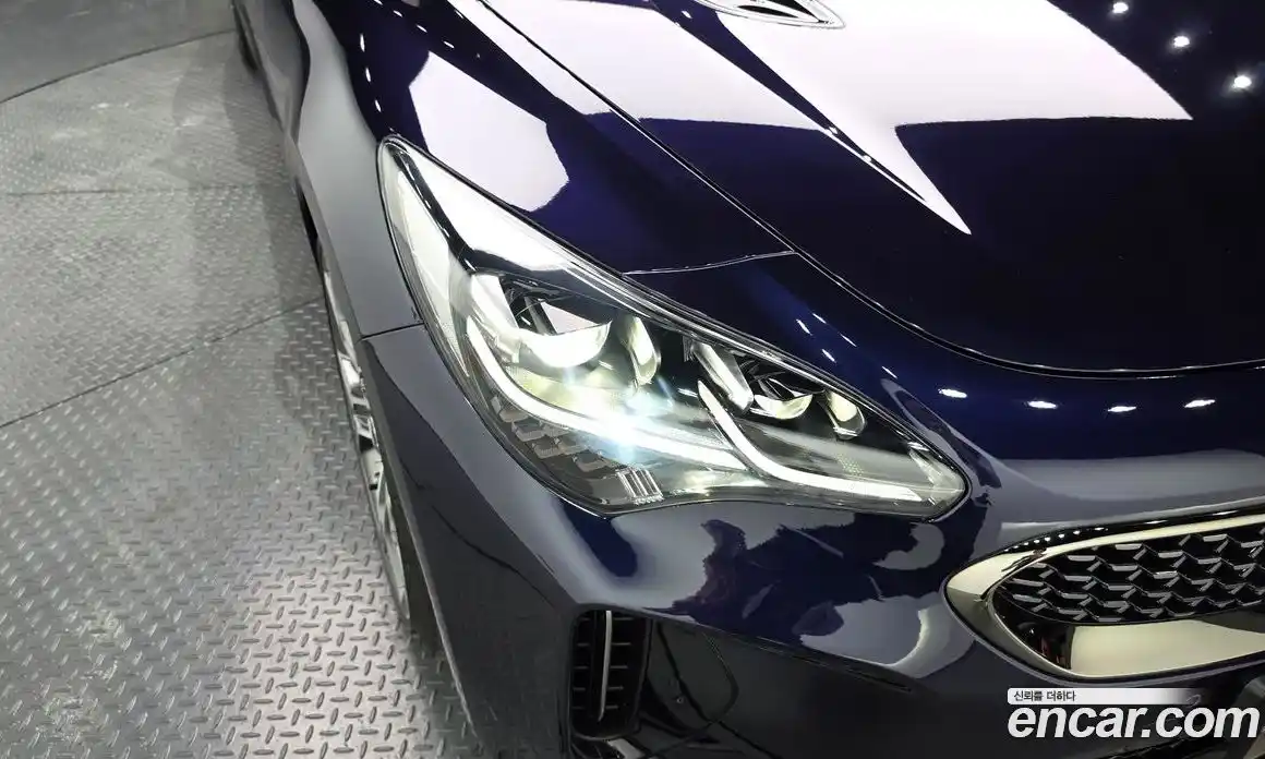 Kia Stinger 2019 3.3 автомат (гидро), фото 7